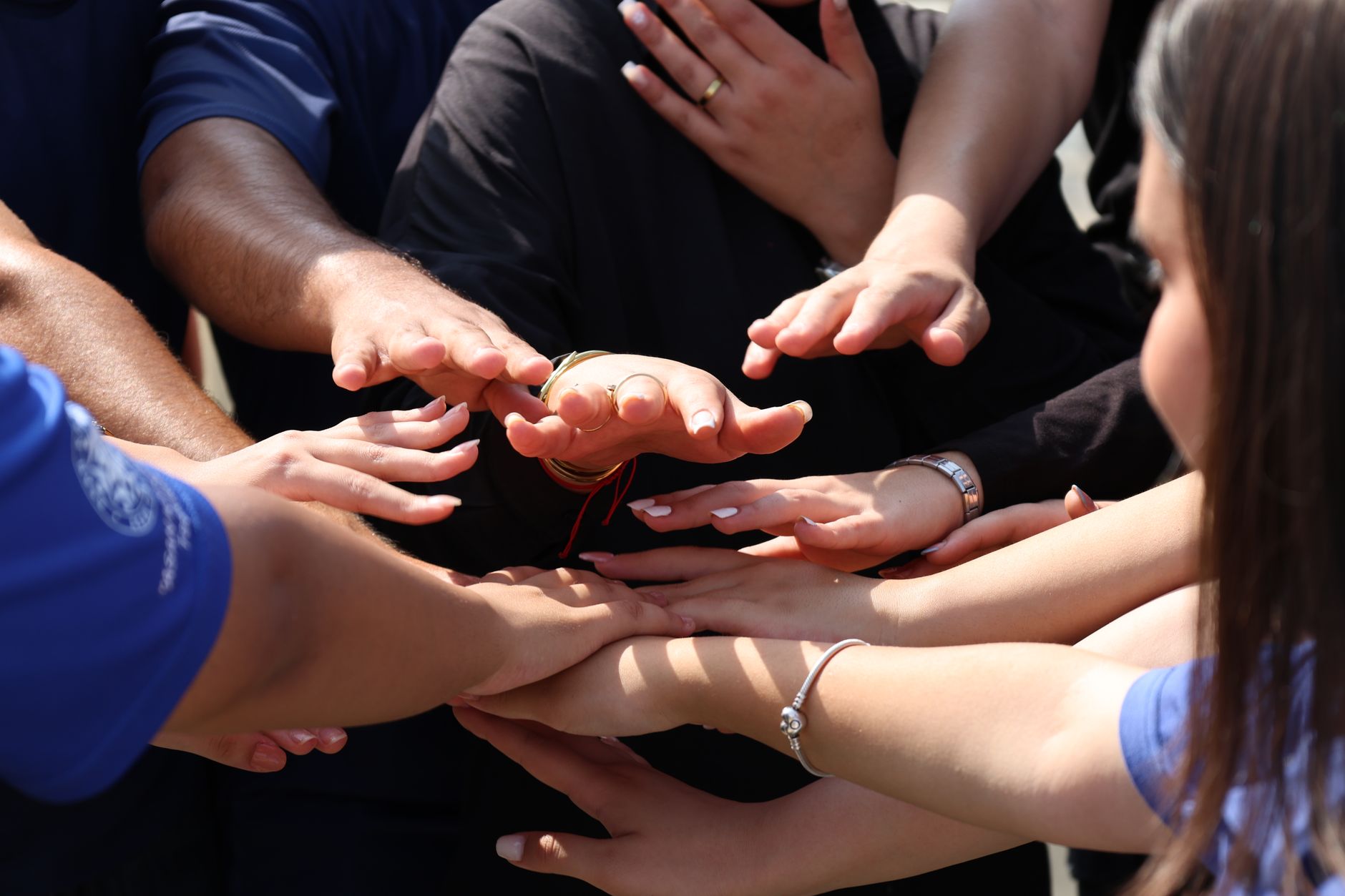 1. Community Marketing Strategy là gì? - Community Marketing Strategy: Case Study Thực Tế Từ NgoiSaoMedia